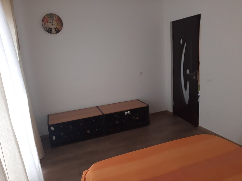 Militari, Rezidential Apusului, Rosu, Parcare