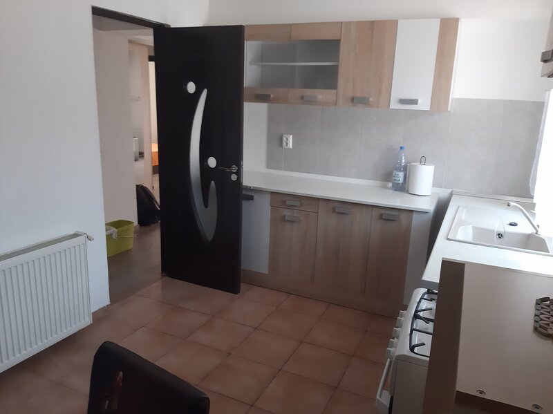 Militari, Rezidential Apusului, Rosu, Parcare